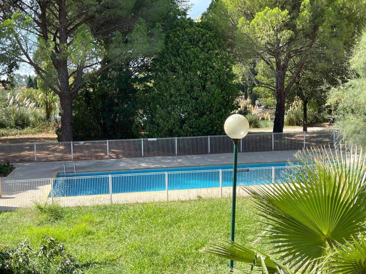 Appartement 211 Les Salicornes อาร์ลส์ ภายนอก รูปภาพ